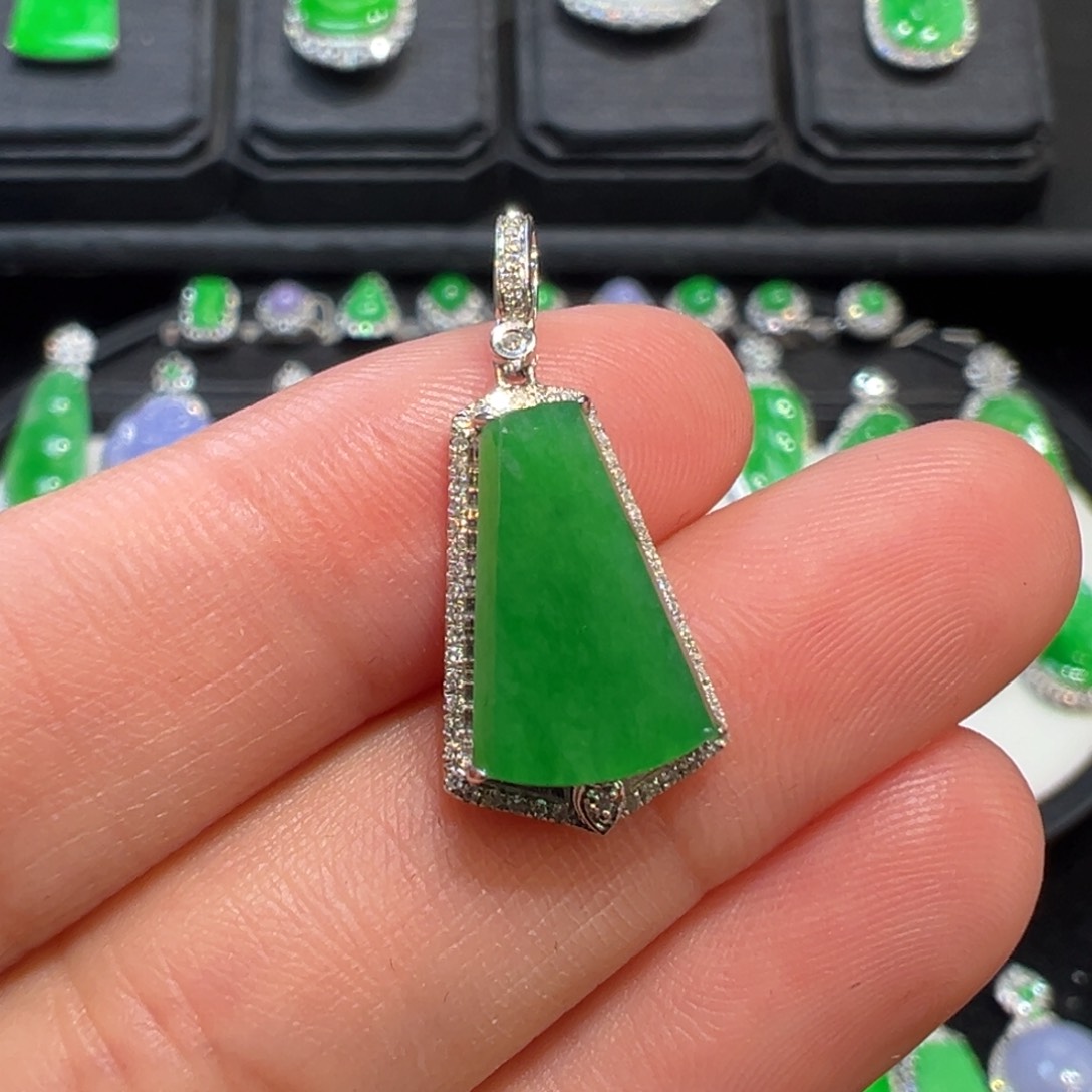 翡翠吊坠(不含链)18K金镶嵌收到货48小时鉴赏期