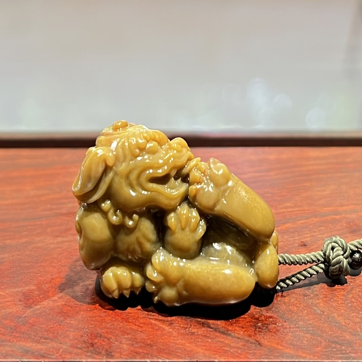 田黄石《滚狮》手玩