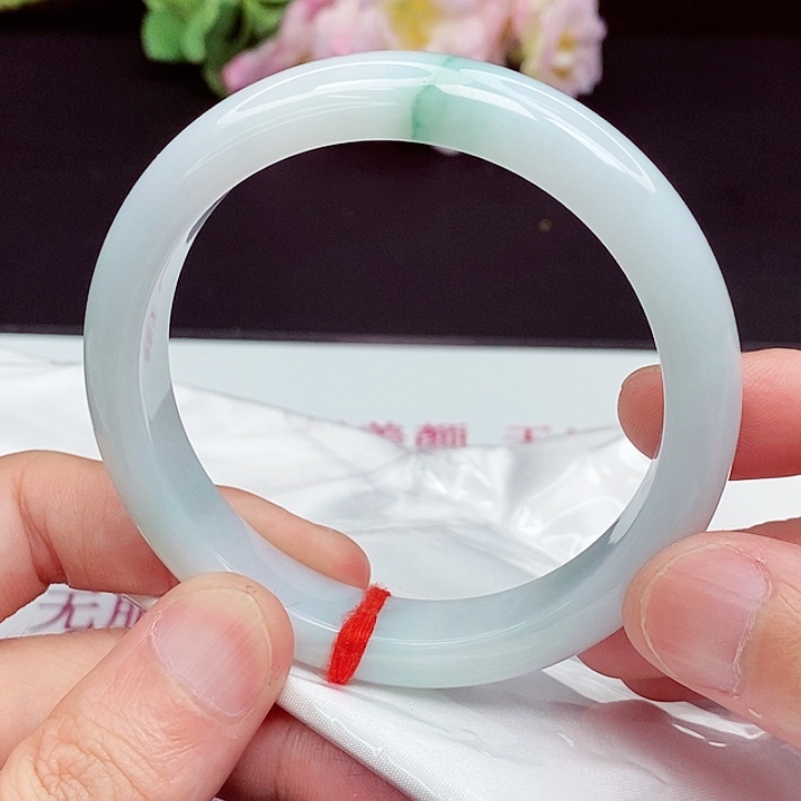 翡翠手镯未镶嵌62圈