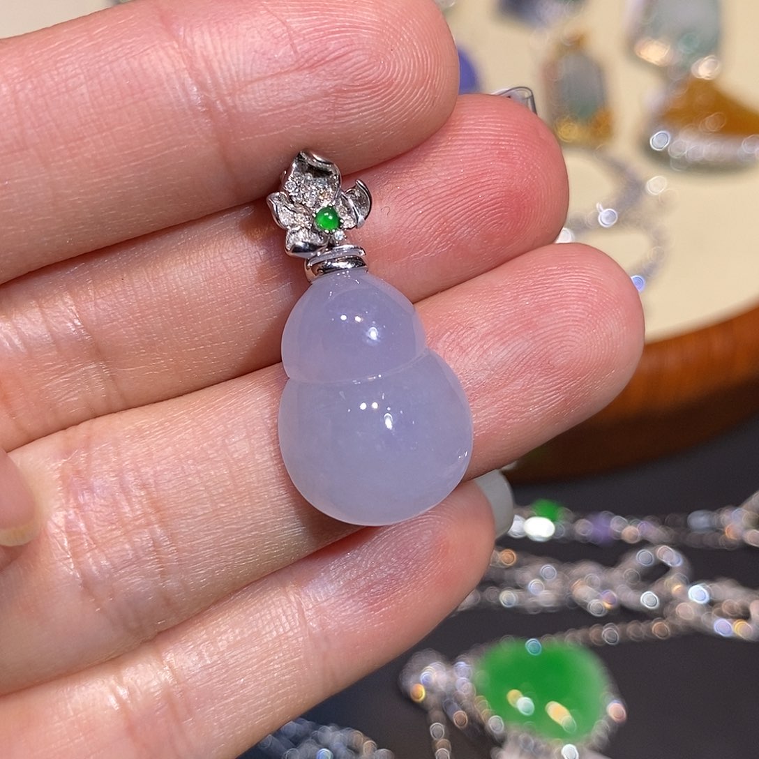 翡翠18K金镶嵌颈饰吊坠18k