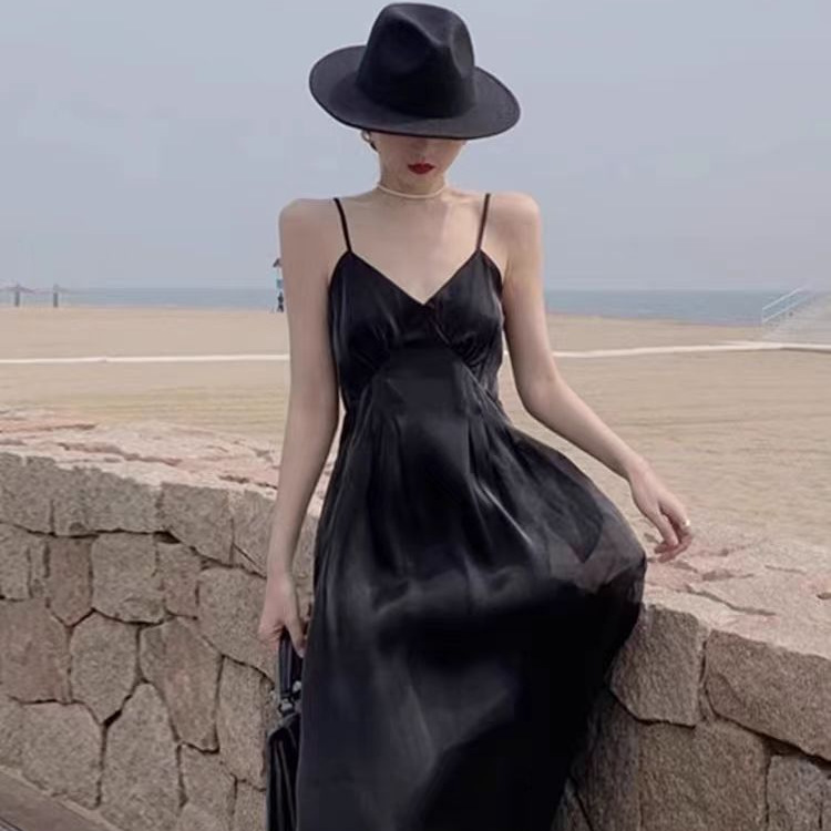 白色无袖收腰连衣裙女夏日清新气质长裙子海边度假时尚甜美款