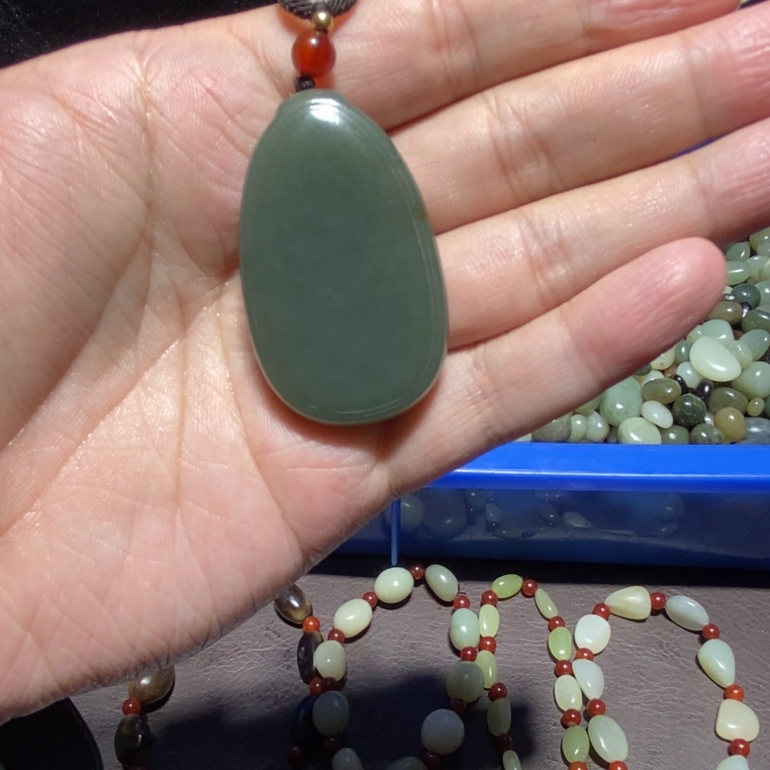 和田玉（糖玉）颈饰未镶嵌励****生