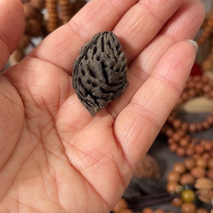 东***波核桃手串/手链精品桃枭黑碳化籽钥匙扣