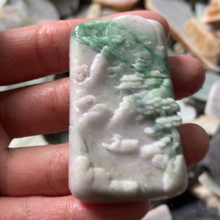 翡翠颈饰未镶嵌天然翡翠