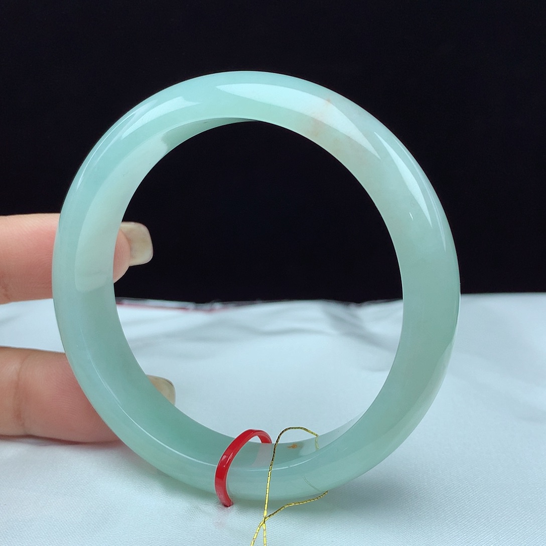 翡翠手镯未镶嵌56圈 0677