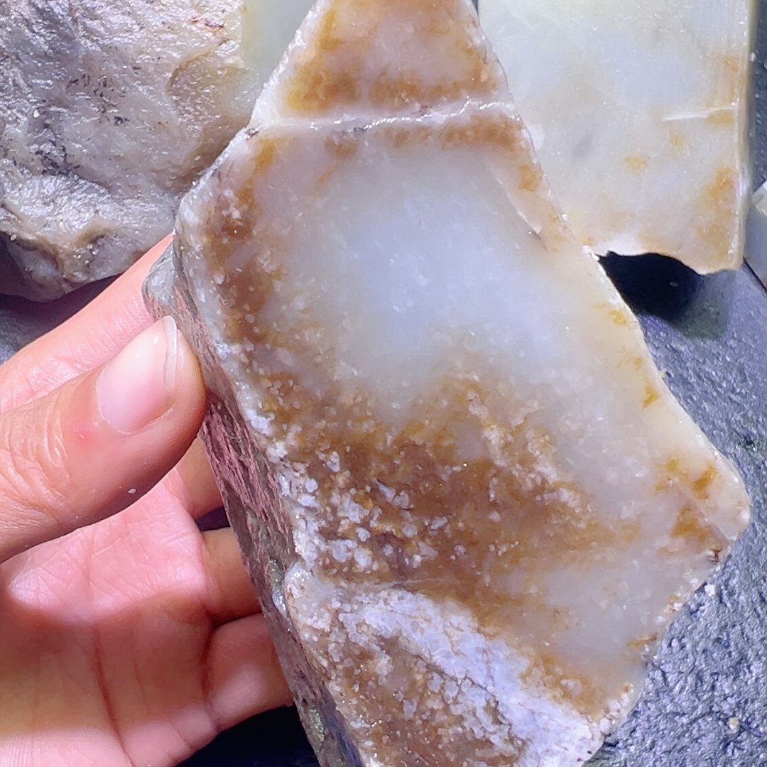 和田玉未镶嵌珠宝半成品