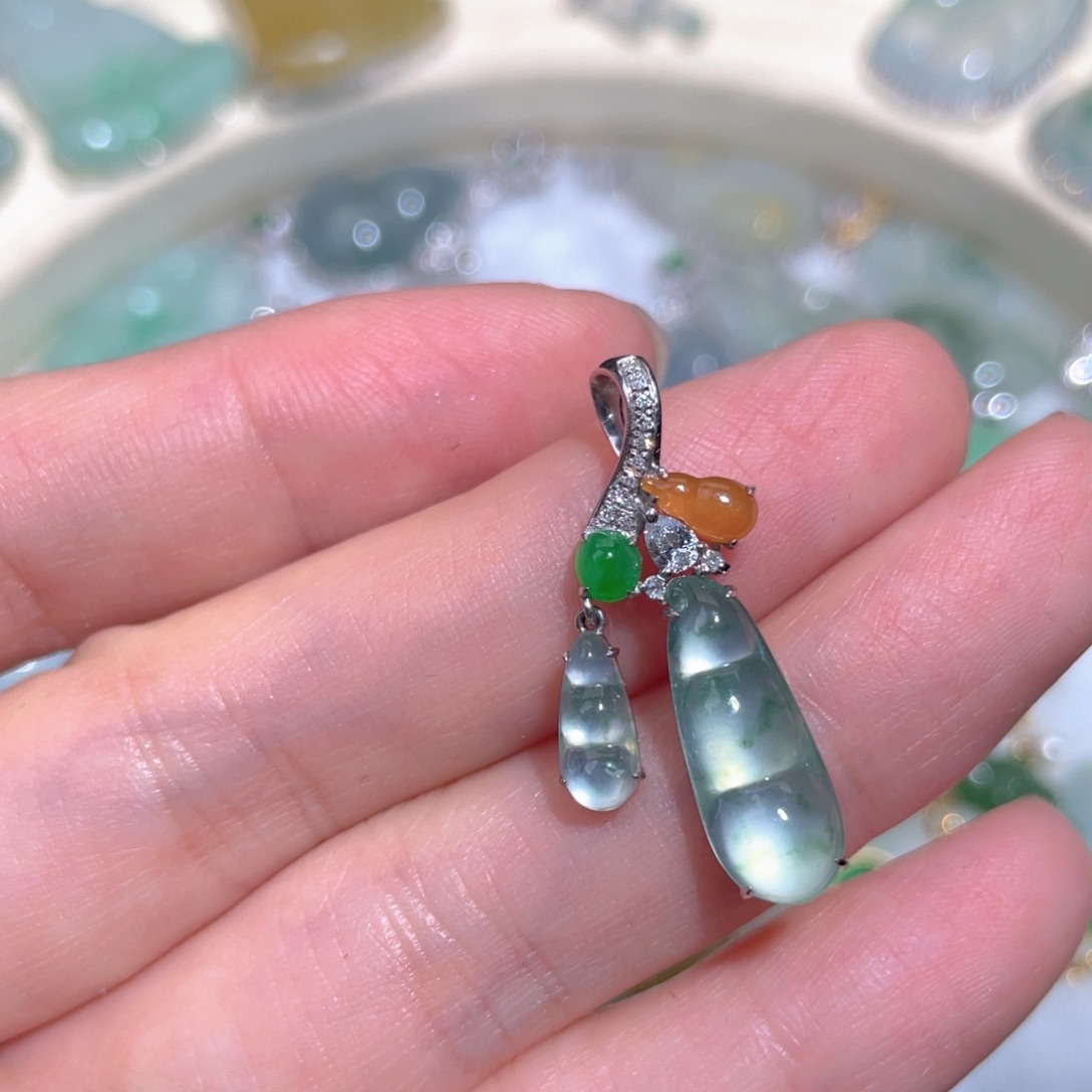 翡翠颈饰18K金镶嵌翡翠