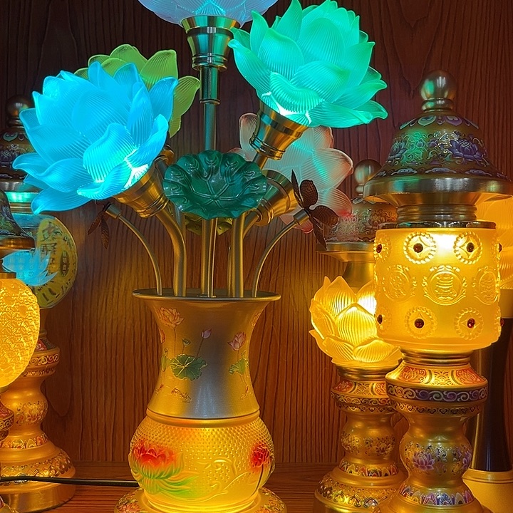 琉璃莲花灯2个…….