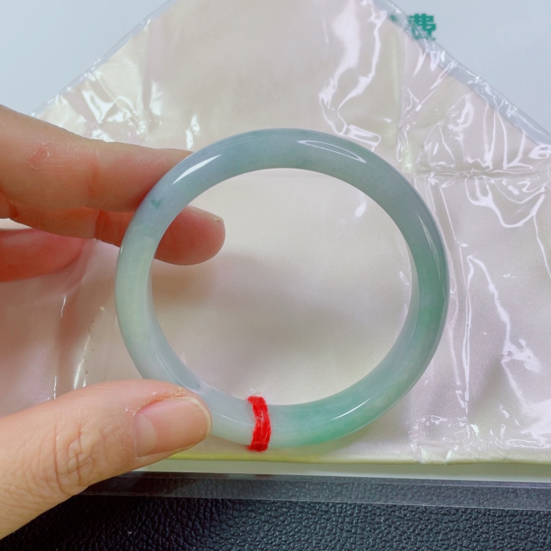 翡翠未镶嵌手镯圈口58宽12厚8.0