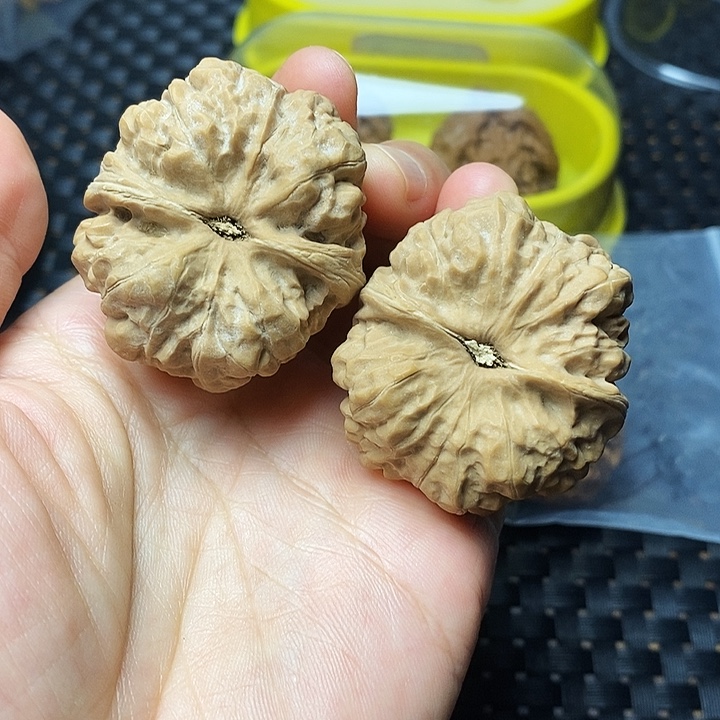 文玩核桃吊坠蛤蟆头