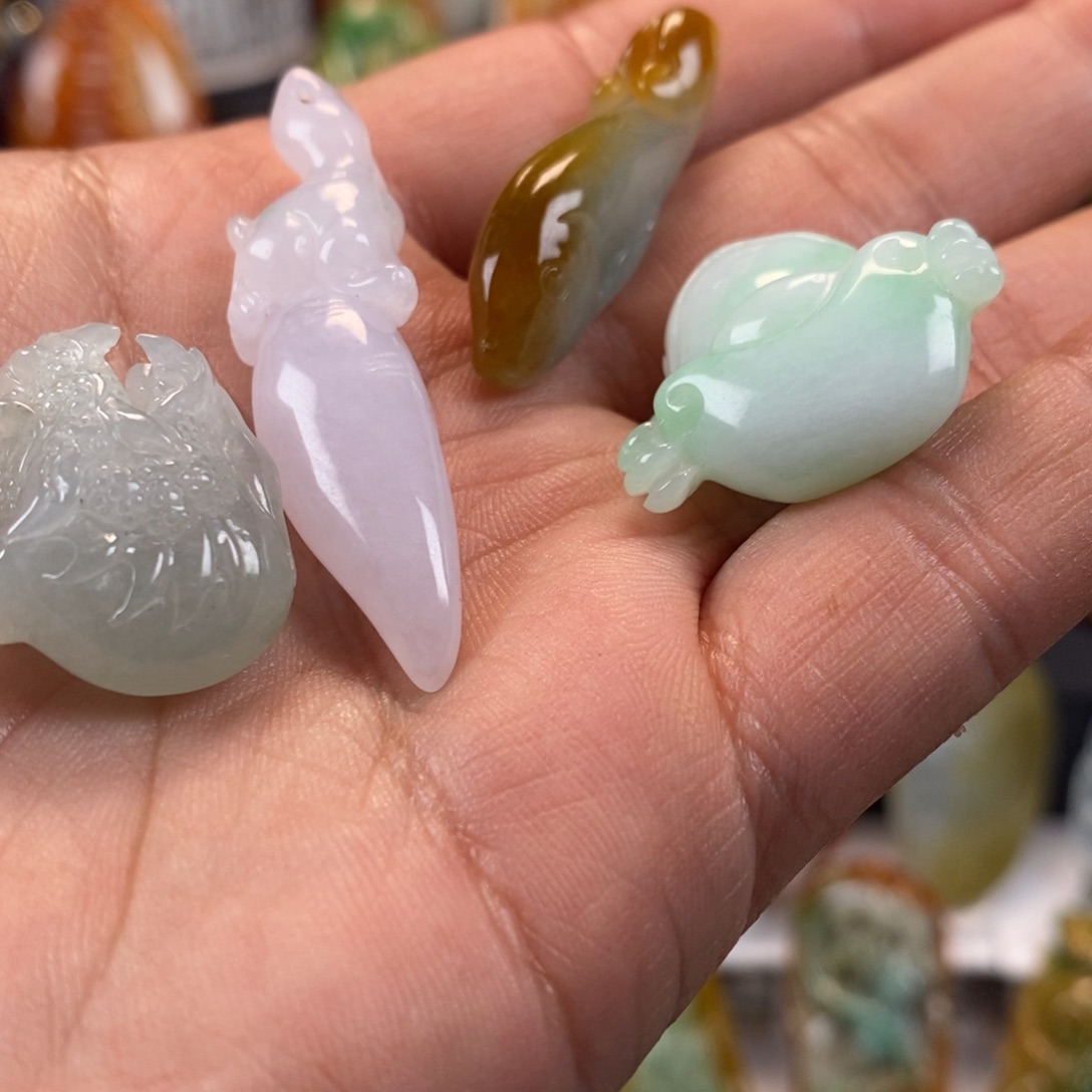 定制翡翠未镶嵌一****?