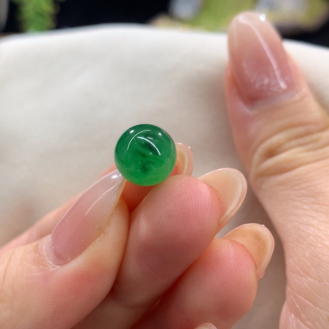 翡翠散珠冰绿卡10