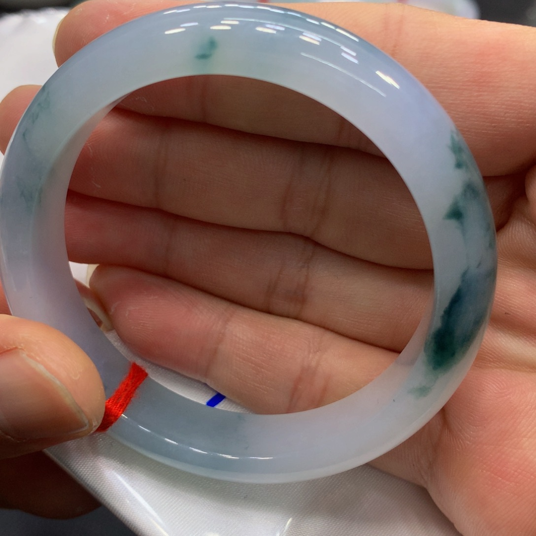 翡翠手镯（圆镯）未镶嵌翡翠手镯