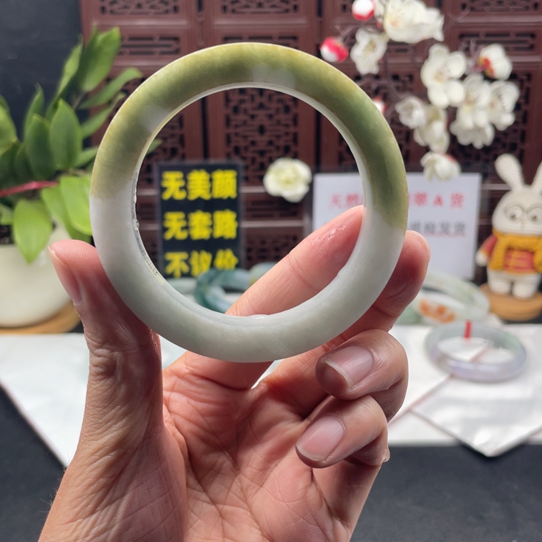 定制翡翠未镶嵌翡翠手镯定制