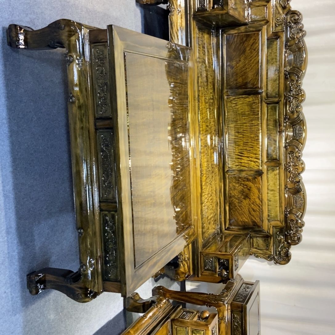 楠木沙发财源滚滚368000000