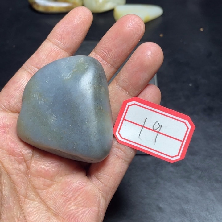 和田玉未镶嵌颈饰19.9