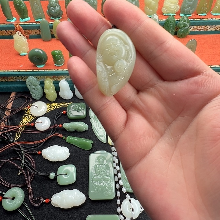 和田玉未镶嵌颈饰