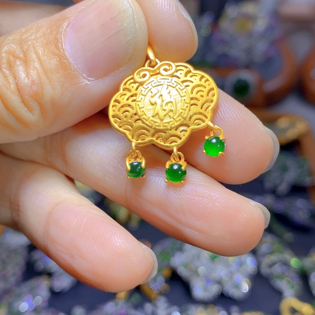 翡翠颈饰银S925镶嵌天然翡翠