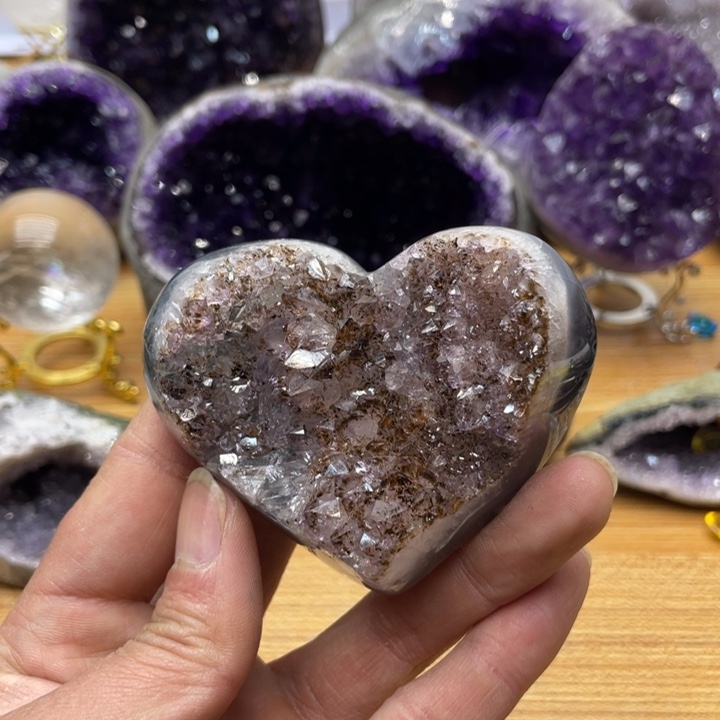 紫晶水晶摆件未镶嵌