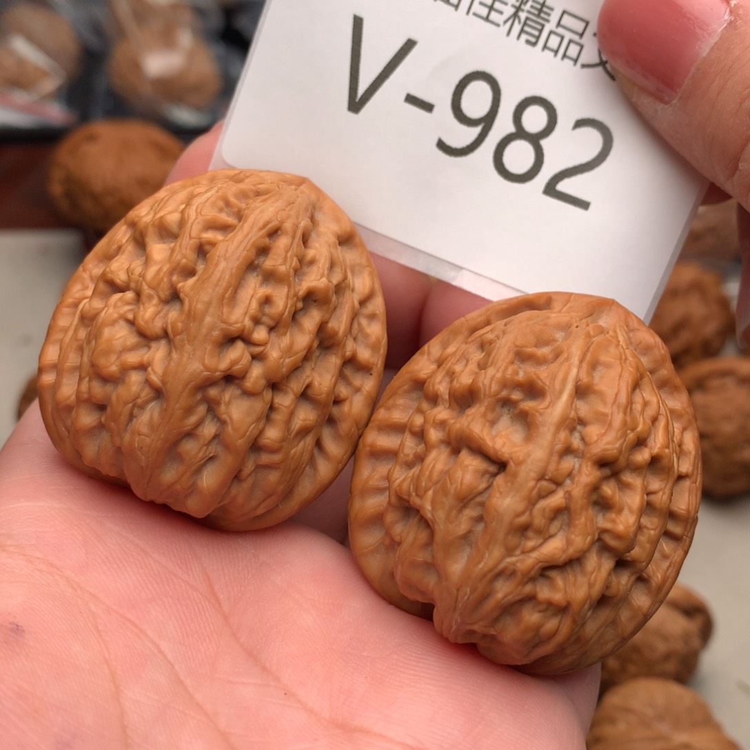 文玩核桃把件有*42红锦鲤……..