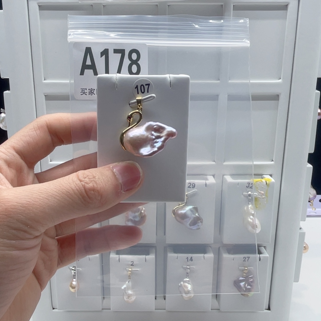 淡水珍珠颈饰合金