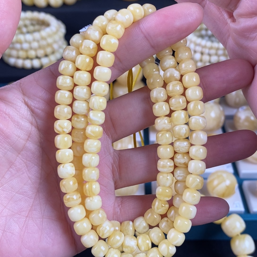 未镶嵌琥珀珠宝奇石