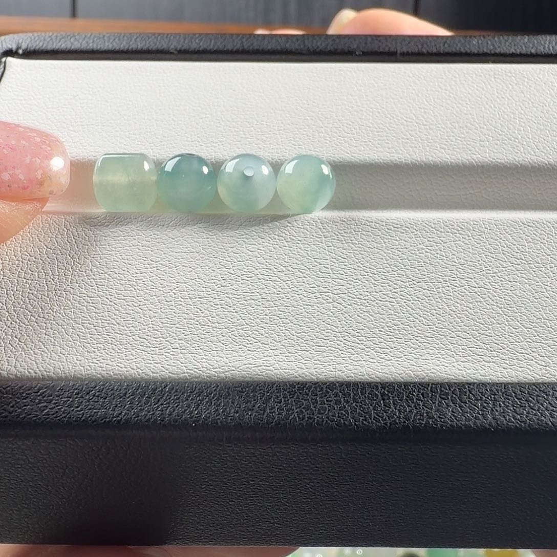 夏***沫翡翠散珠翡翠散珠