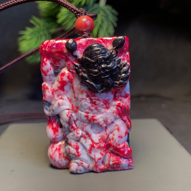 天然辰砂精品原石精雕钟馗挂件男款