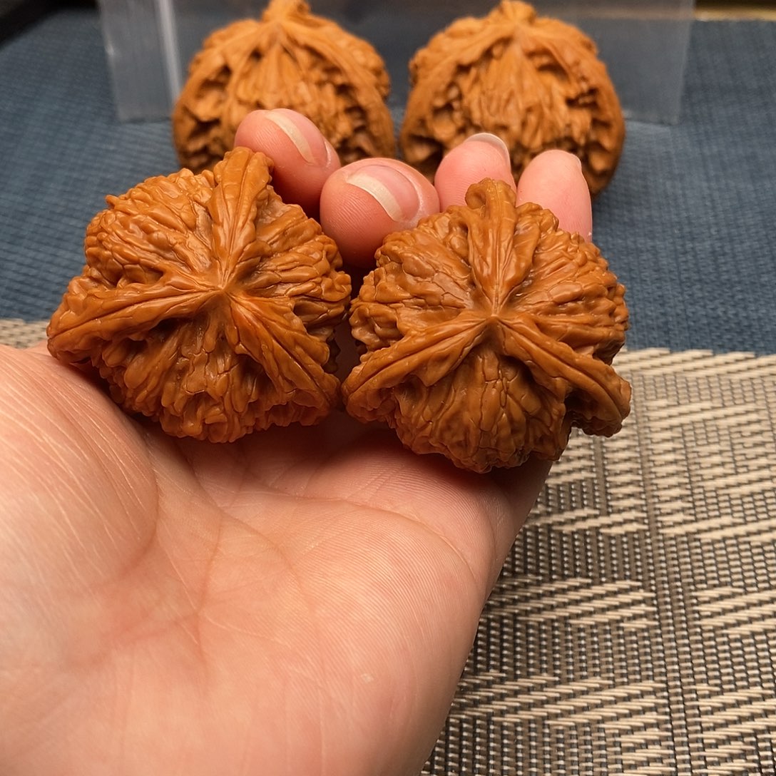 欢***好吊坠文玩核桃三棱