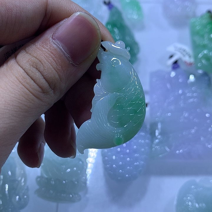 翡翠未镶嵌颈饰天然翡翠A货吊坠