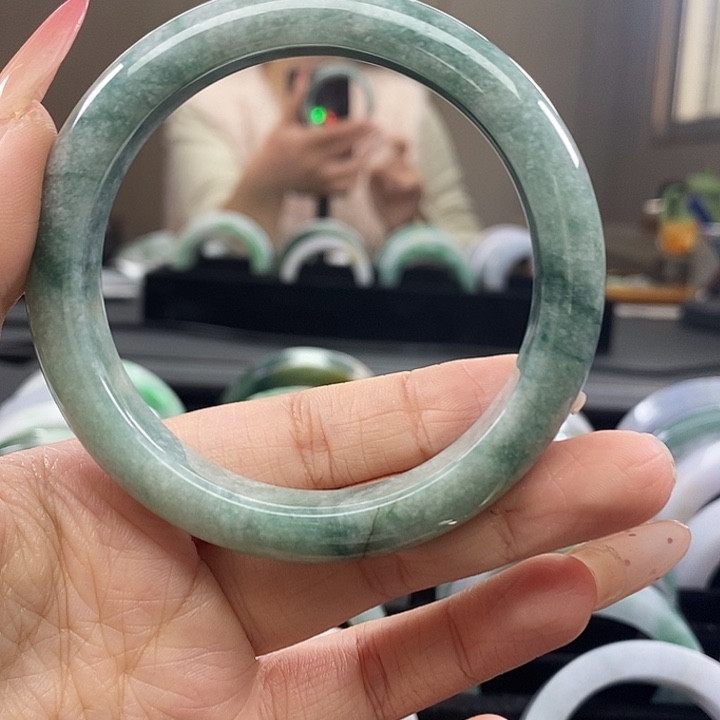 翡翠未镶嵌手镯翡翠