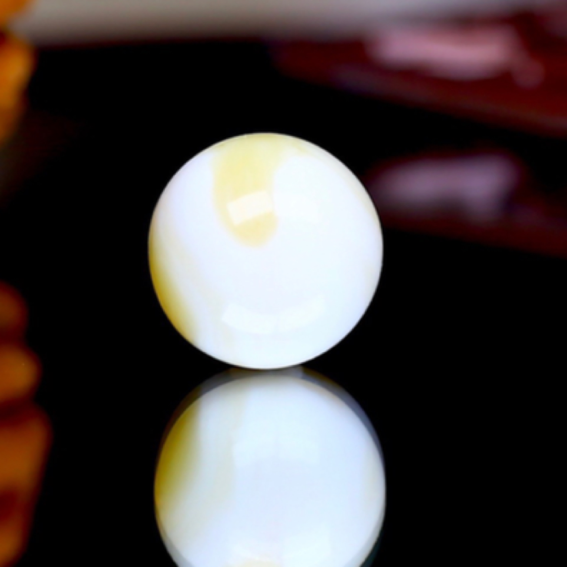 11.3mm俄料瓷金白圆珠 带眼睛、溶洞，并且孔位非常合适 上串效果好