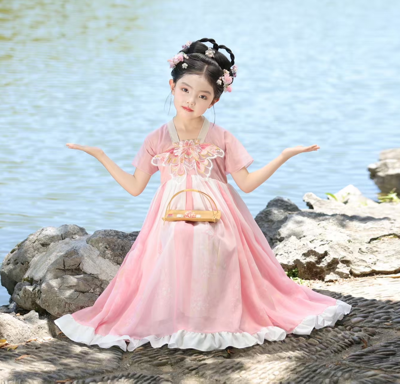 儿童中秋汉服演出服夏季卡通汉服裙