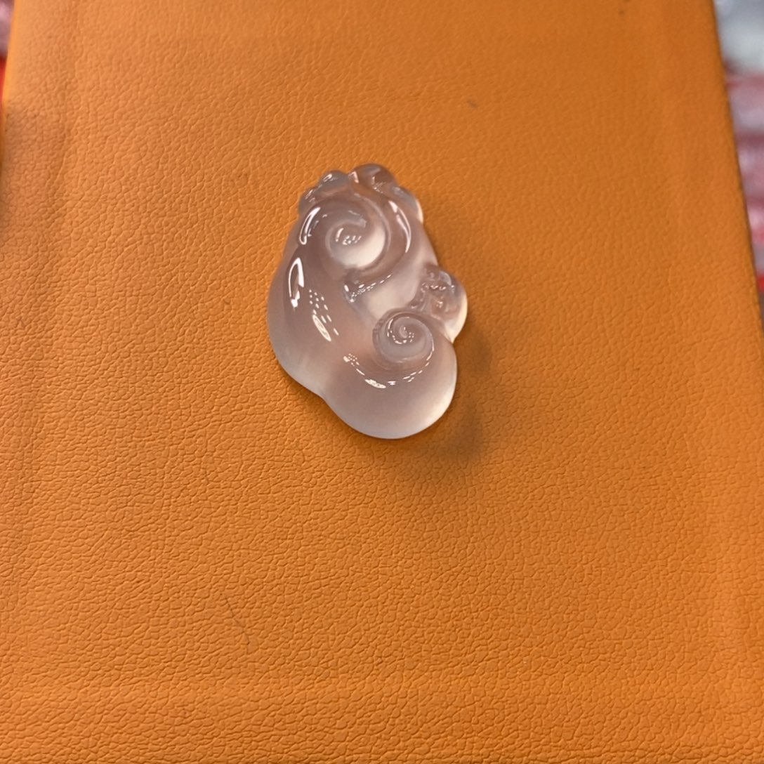 石英质玉未镶嵌吊坠