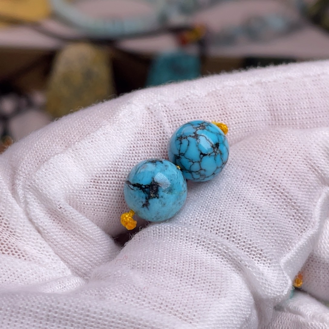 E***跑绿松石未镶嵌珠宝奇石