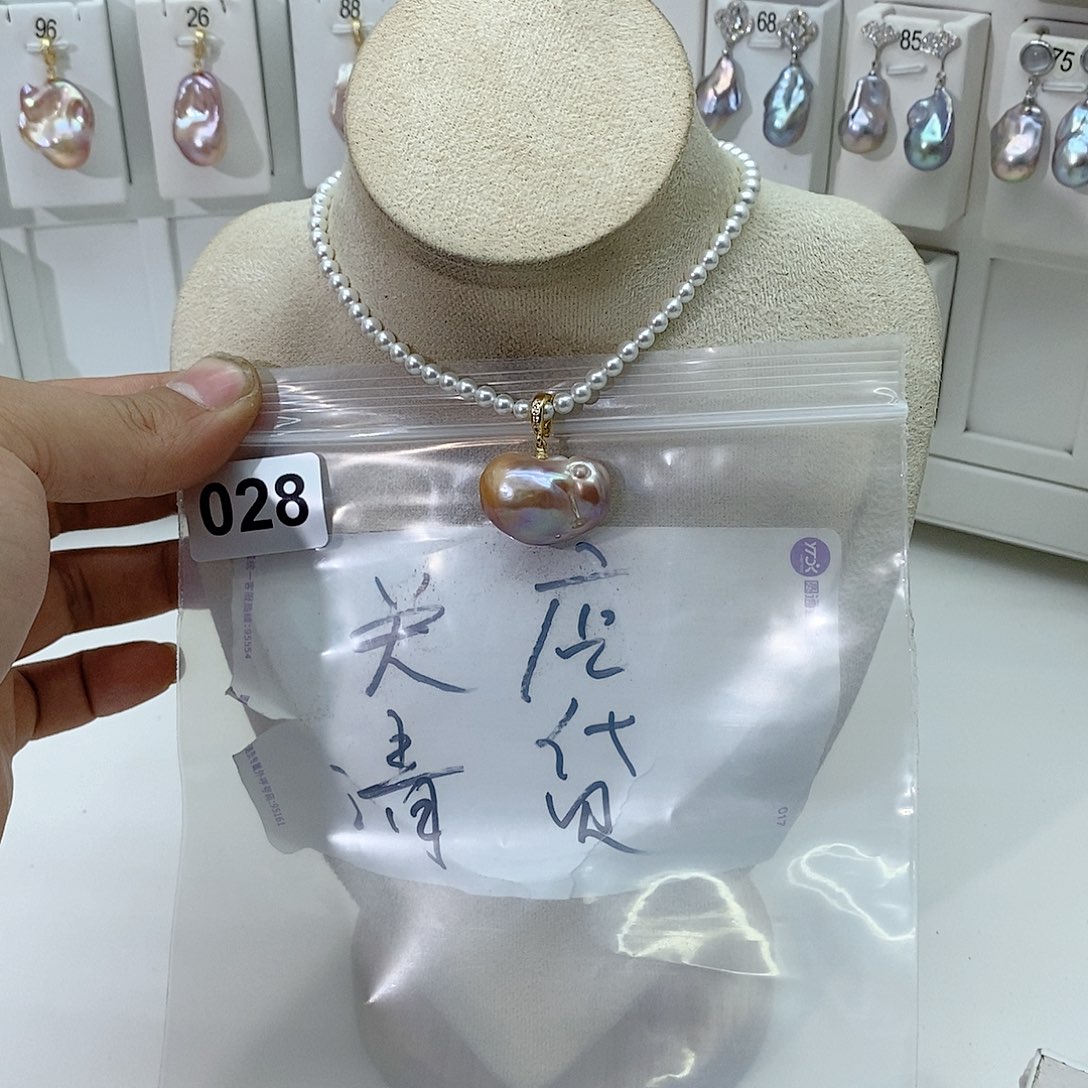 淡水珍珠颈饰合金