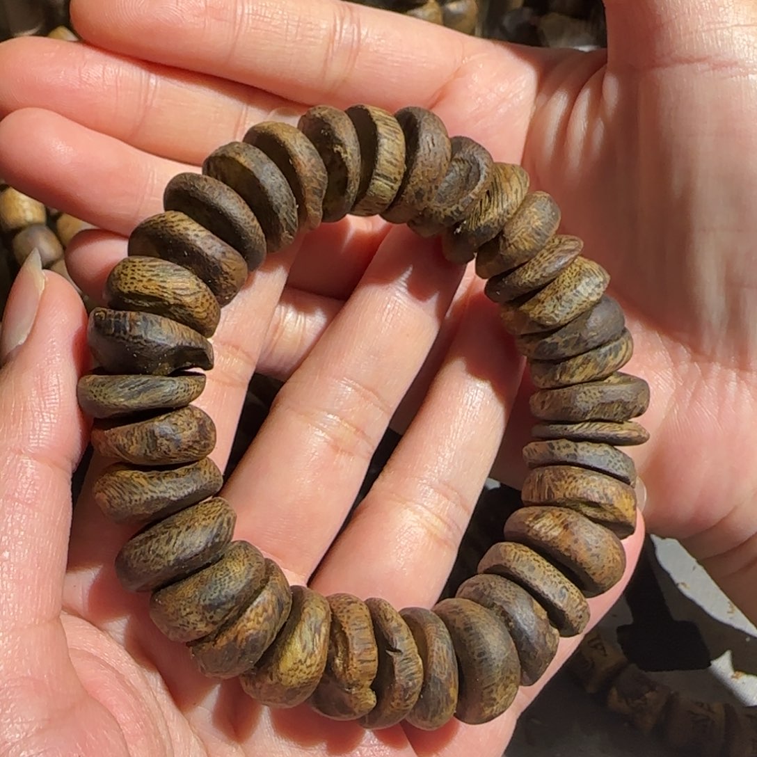 擎***苍沉香沉香碎屑乌身圆叶壳子单圈36克+