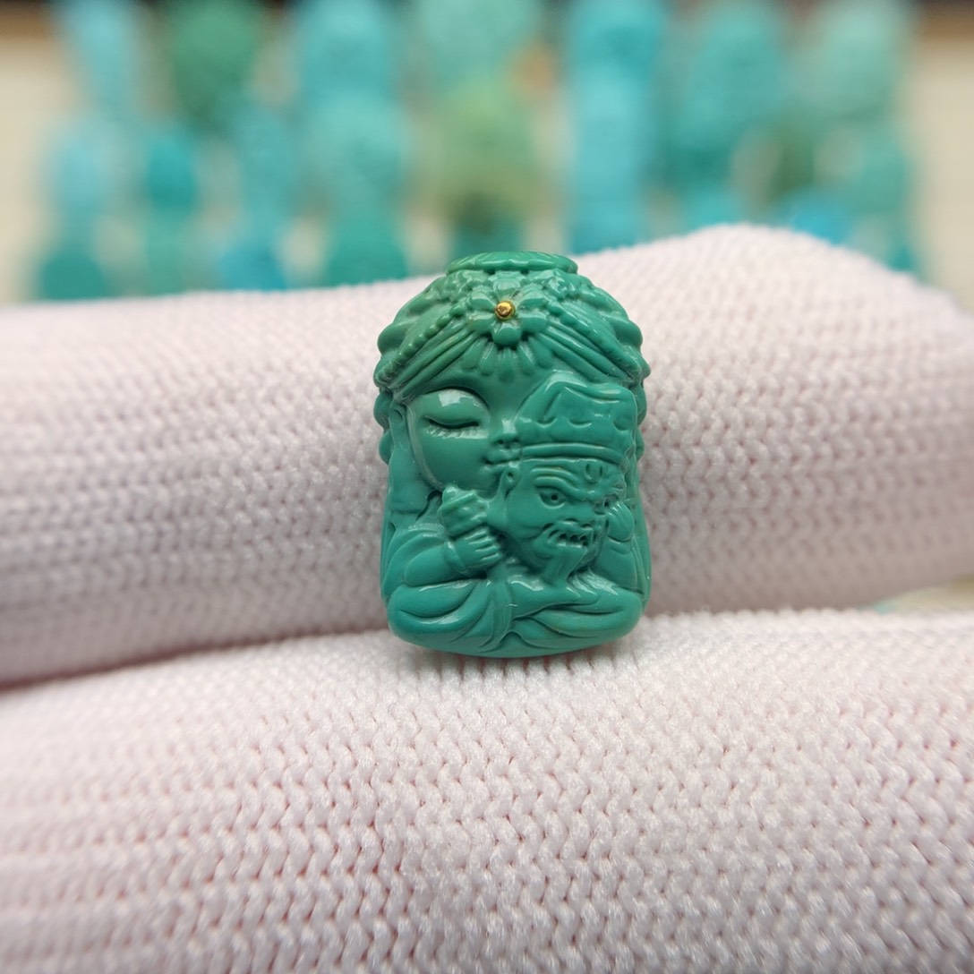 绿松石配饰未镶嵌