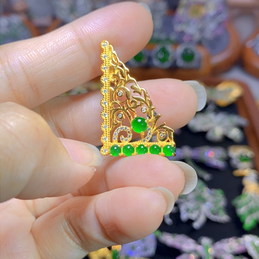 翡翠颈饰银S925镶嵌天然翡翠