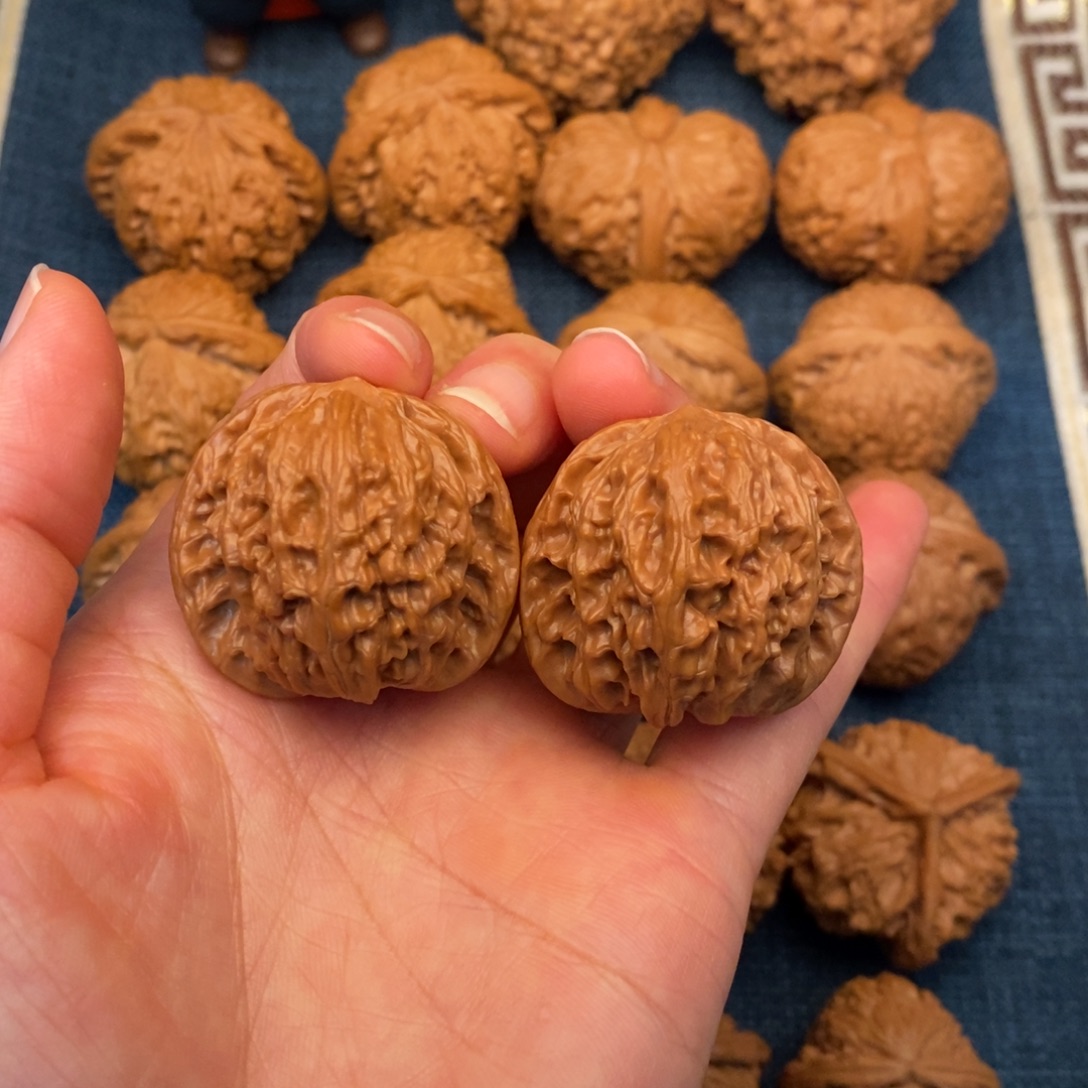 文玩核桃把件35.8全品山地石子正磨