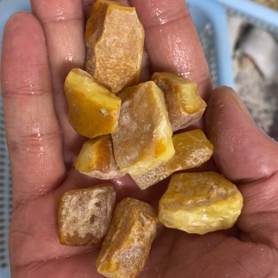 蜜蜡裸石未镶嵌吊坠