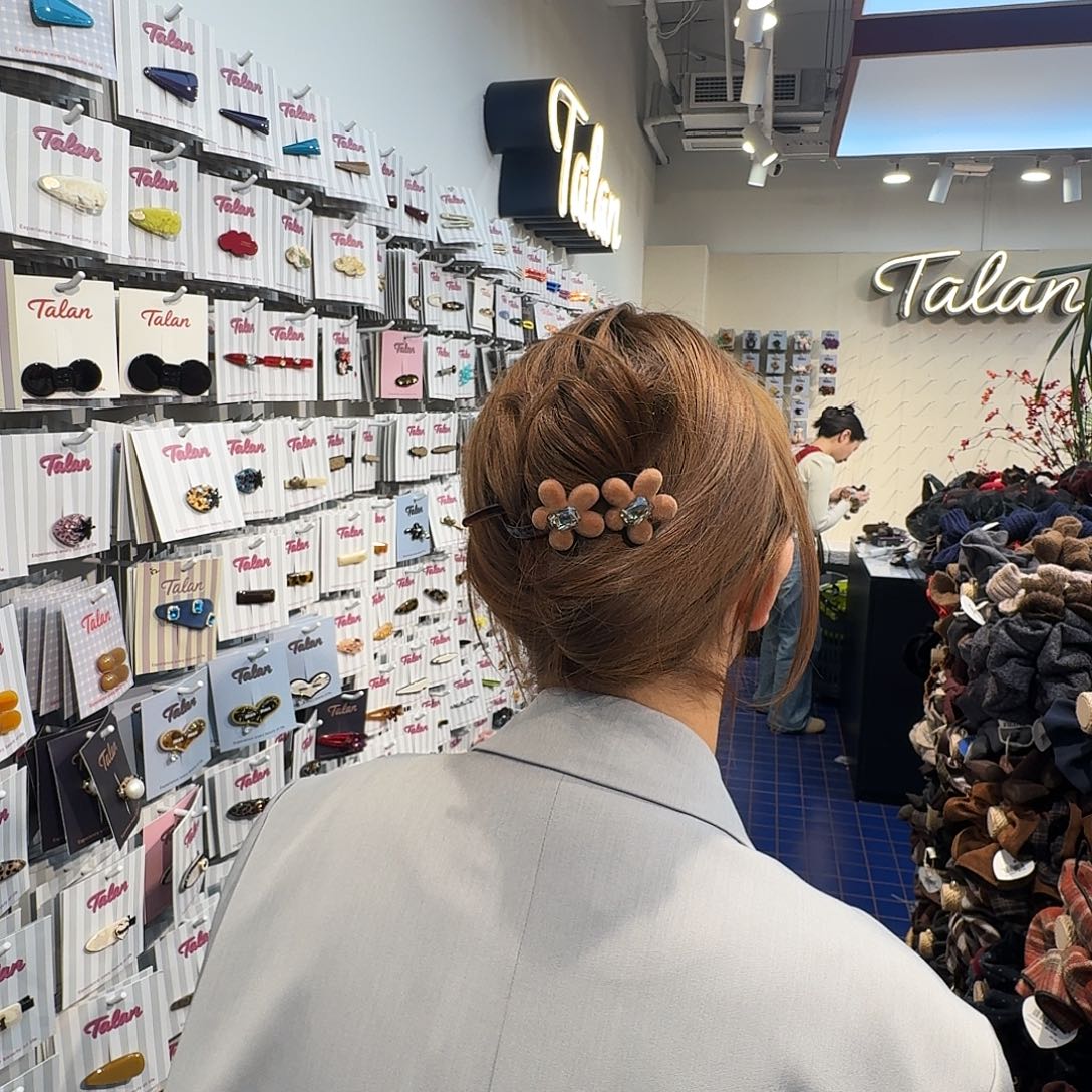 布艺非金属花花扭扭夹