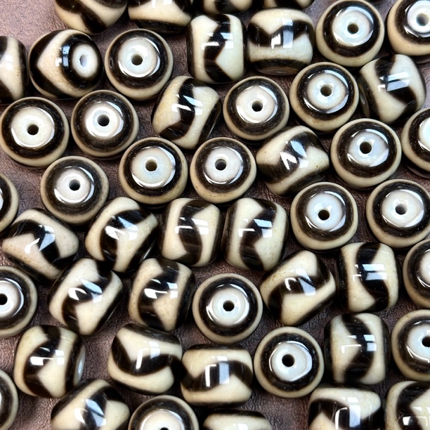 咖皮虎牙配珠12mm左右 单颗价格 多样性发货 拍一发一