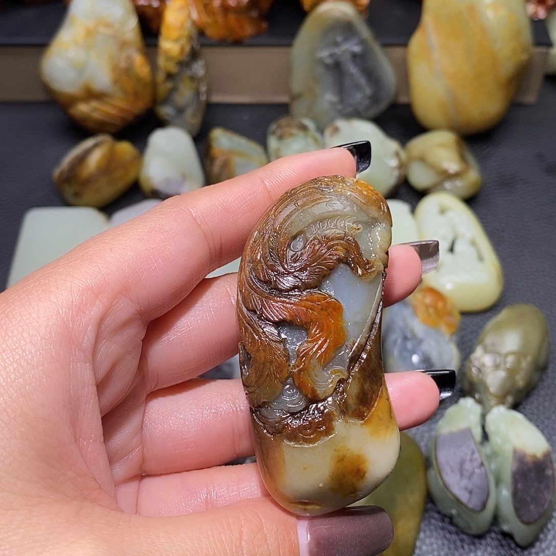 突***围和田玉未镶嵌颈饰