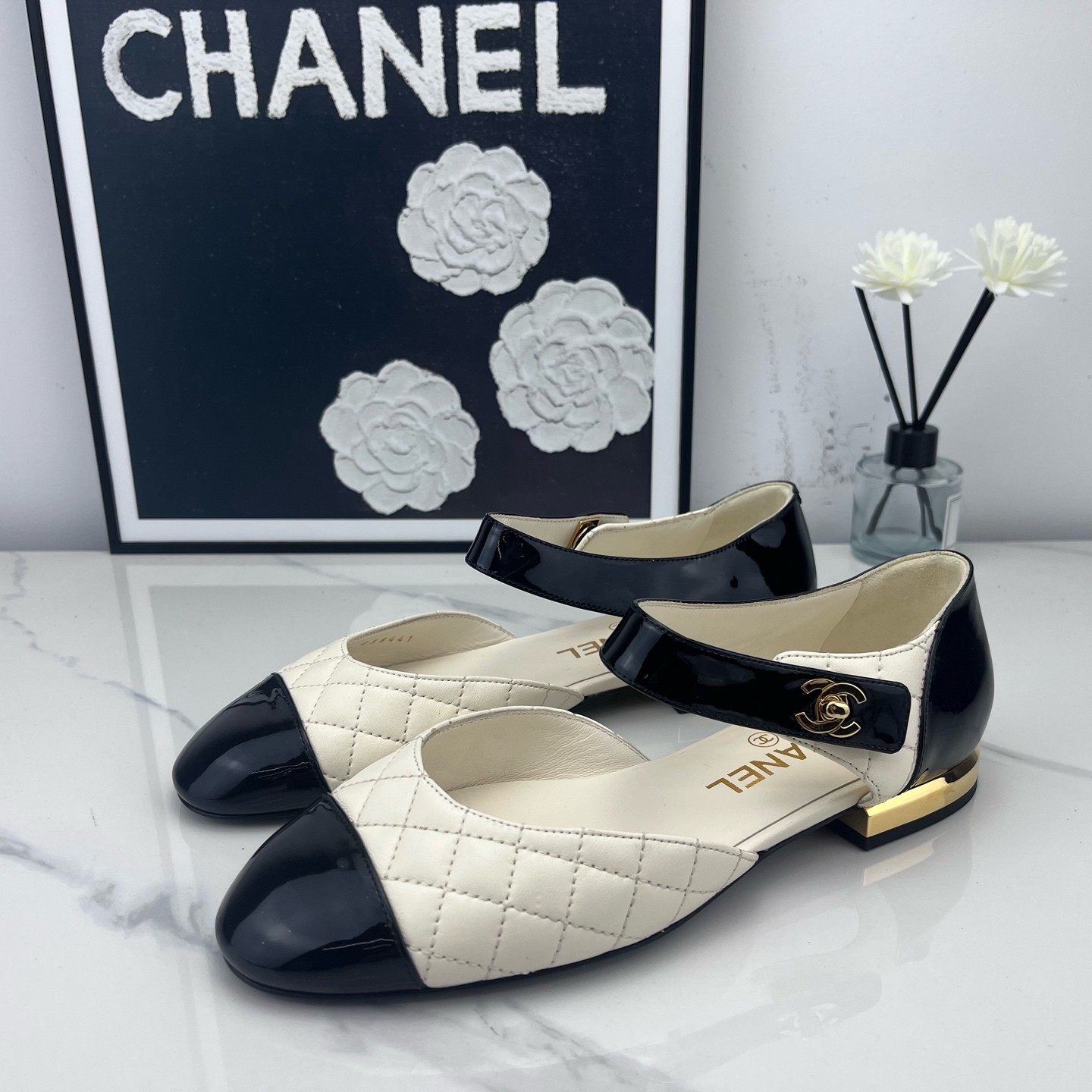 未使用 Chanel/香奈儿 黑白拼色菱格纹玛丽珍 36.5码全新/jm02221