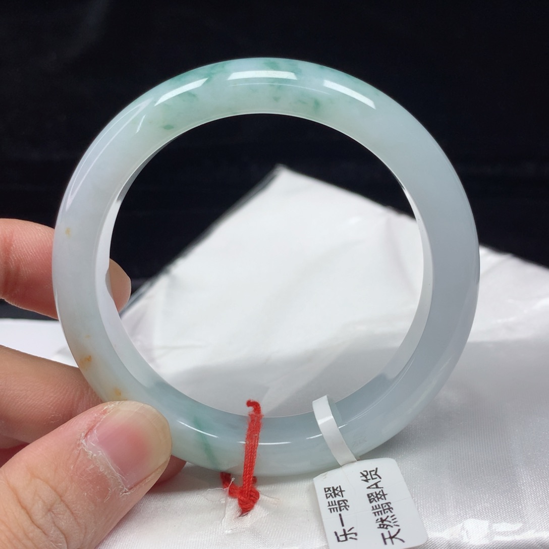 翡翠手镯（圆镯）未镶嵌56.5