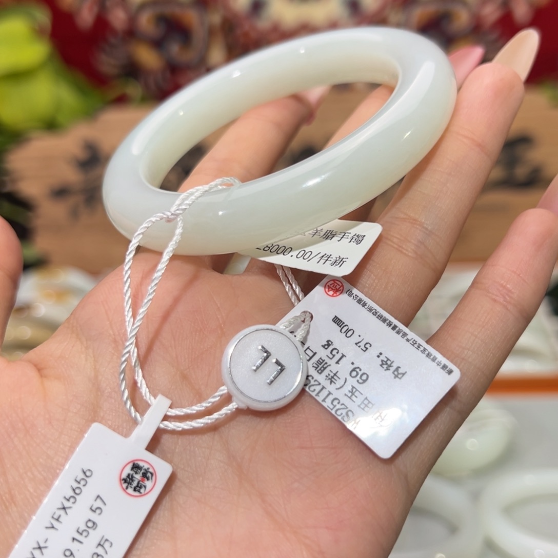 未镶嵌手镯和田玉时尚和田玉手镯 追油追熟性价比