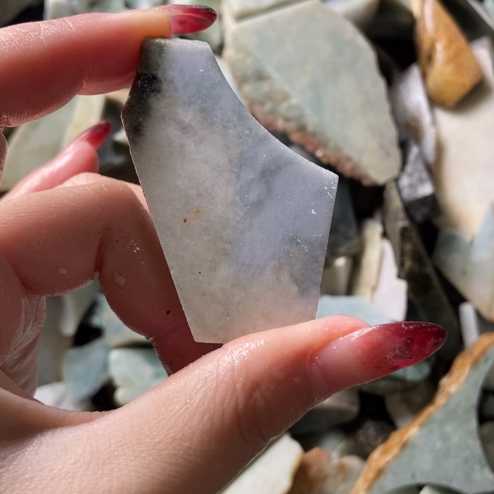 翡翠颈饰未镶嵌天然翡翠