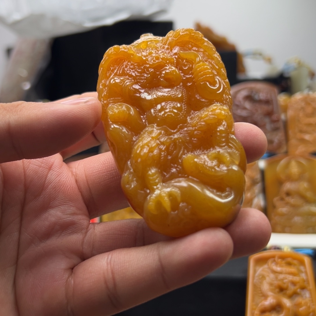 石英质玉（黄龙玉）未镶嵌多选发其一