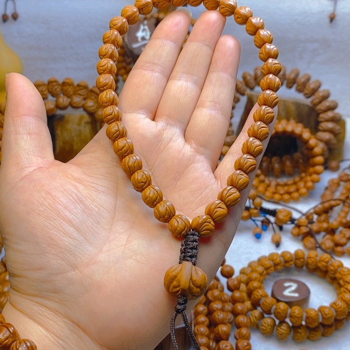 吊坠桃核日**方精品玉龙脊大手持